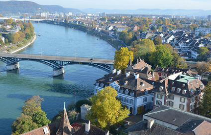 Basel gelegen am Rhein Basel City am Rhein