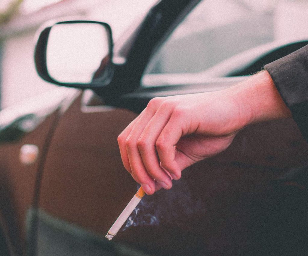 Rauchen im Auto