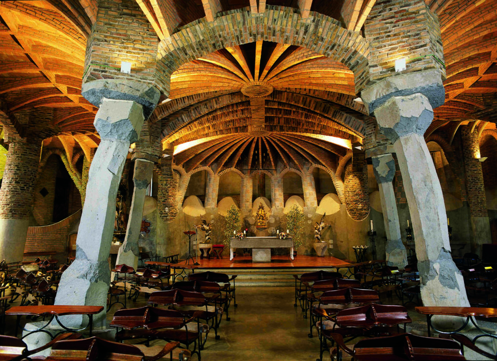Grand Tour von Katalonien: Gaudís Krypta