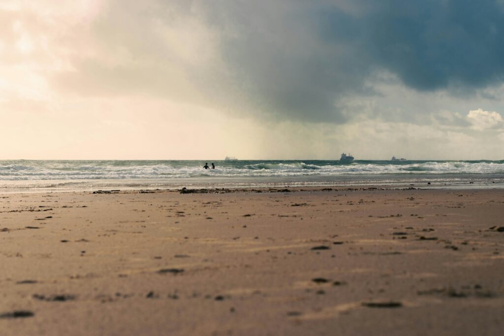 Ein Blick auf den Strand von Carcavelos in Lissabon.