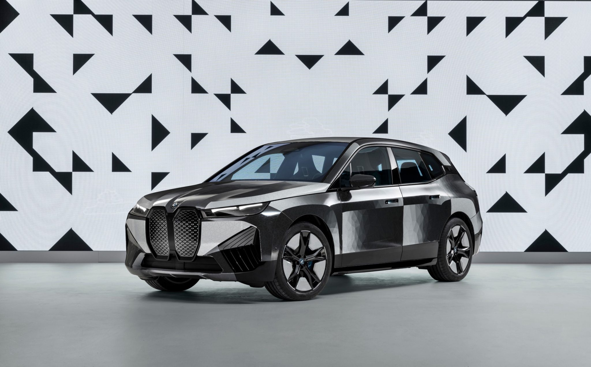 Magischer Farbwechsel F r Das Auto BMW IX Flow Mit E Ink Sixt Magazine magischer-farbwechsel-f-r-das-auto-bmw-ix-flow-mit-e-ink-sixt-magazine