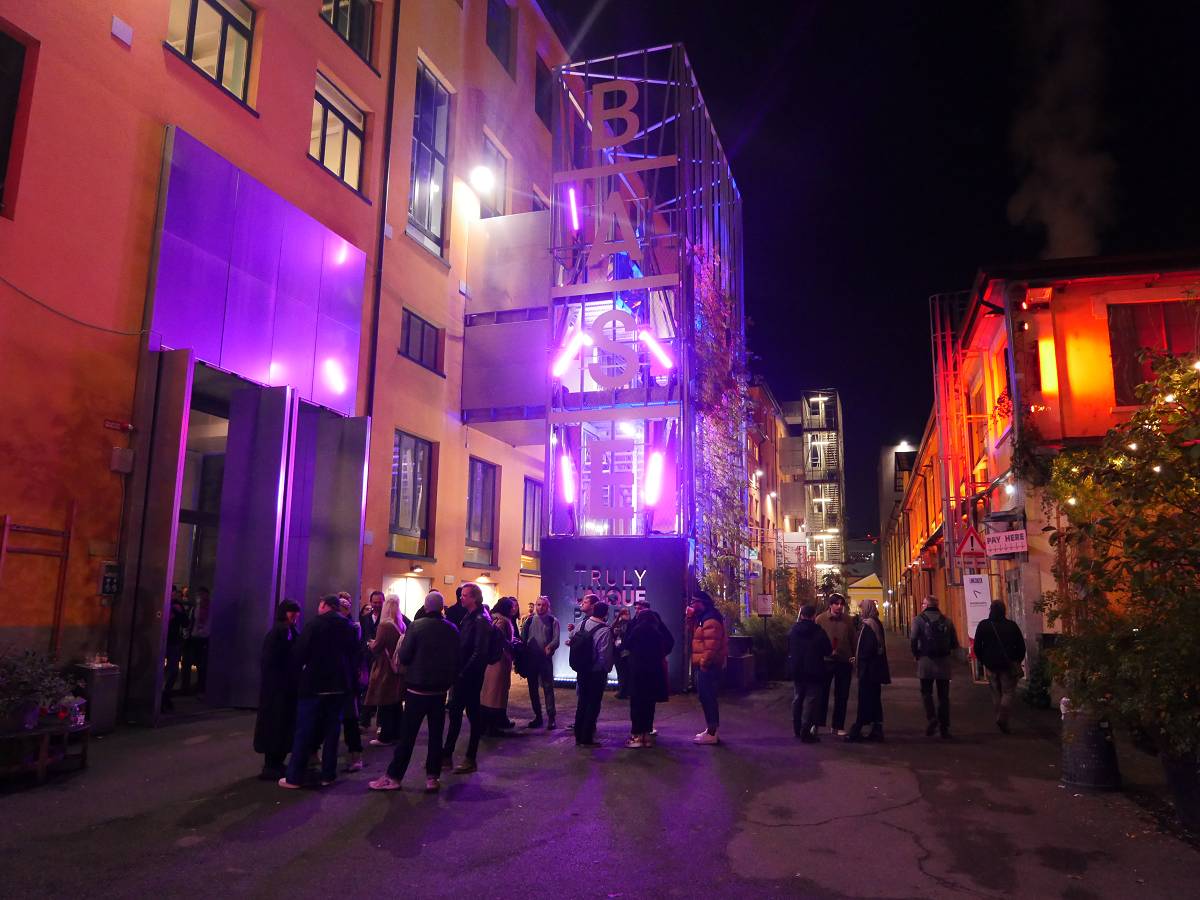 SIXTMUSIC LINECHECK THE NIGHT Sixt Magazine