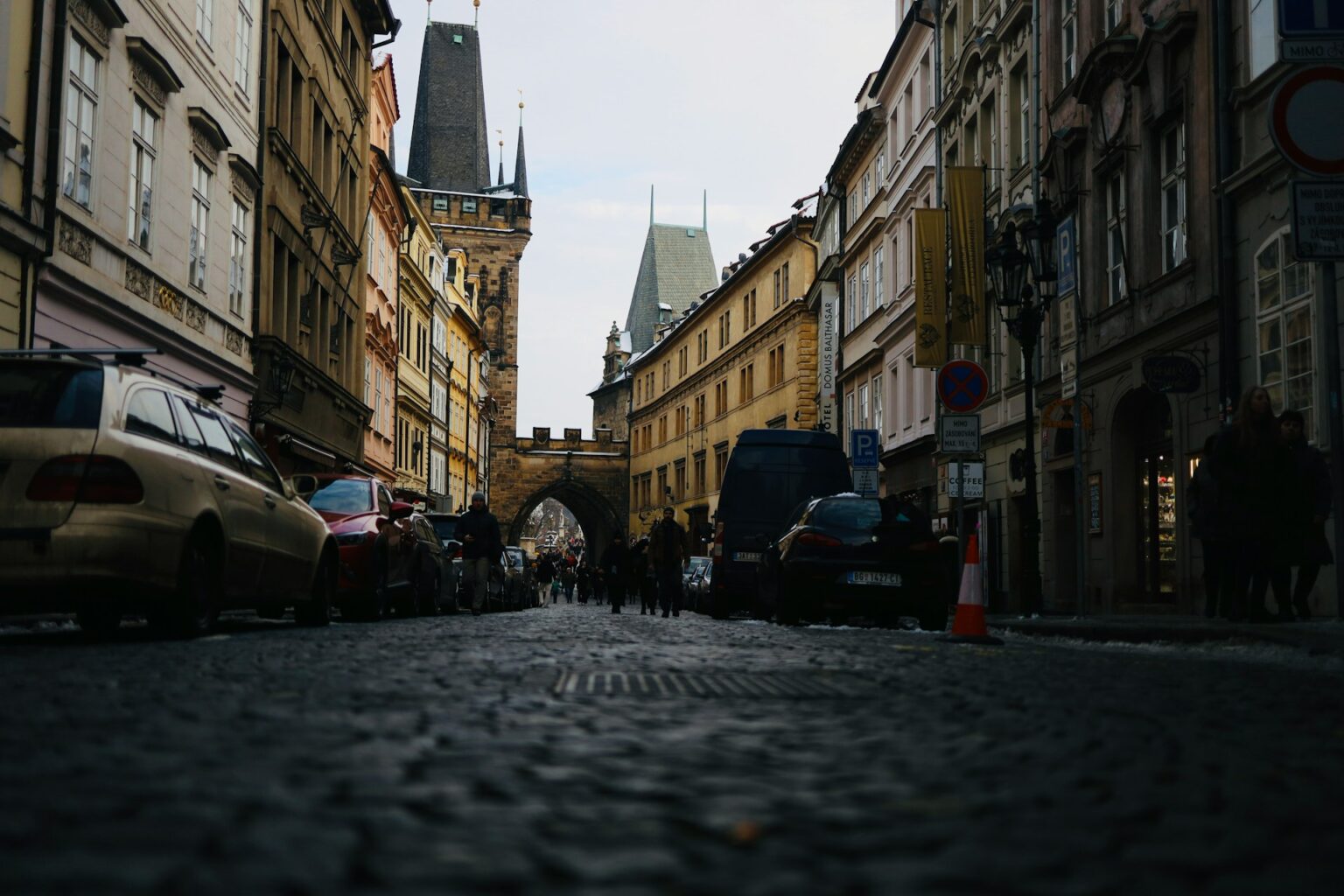Parken In Prag Zentrum Günstig und sicher parken in Prag: nützliche Tipps und Infos - Sixt